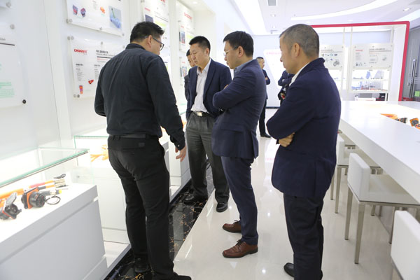 北汽集團副總裁張建勇參觀（guān）考察草莓视频污污污污