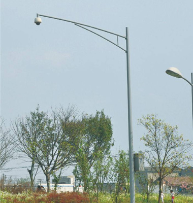 燕尾式道路（lù）監（jiān）控杆